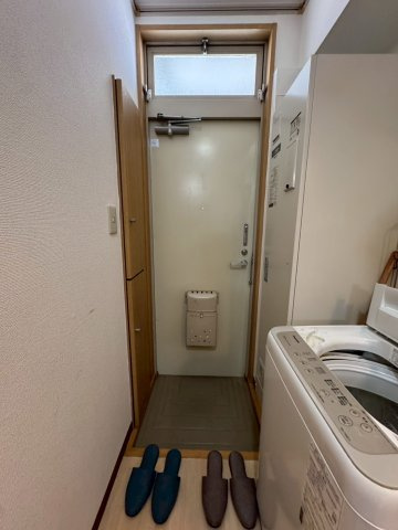 メゾンマーメイドの玄関