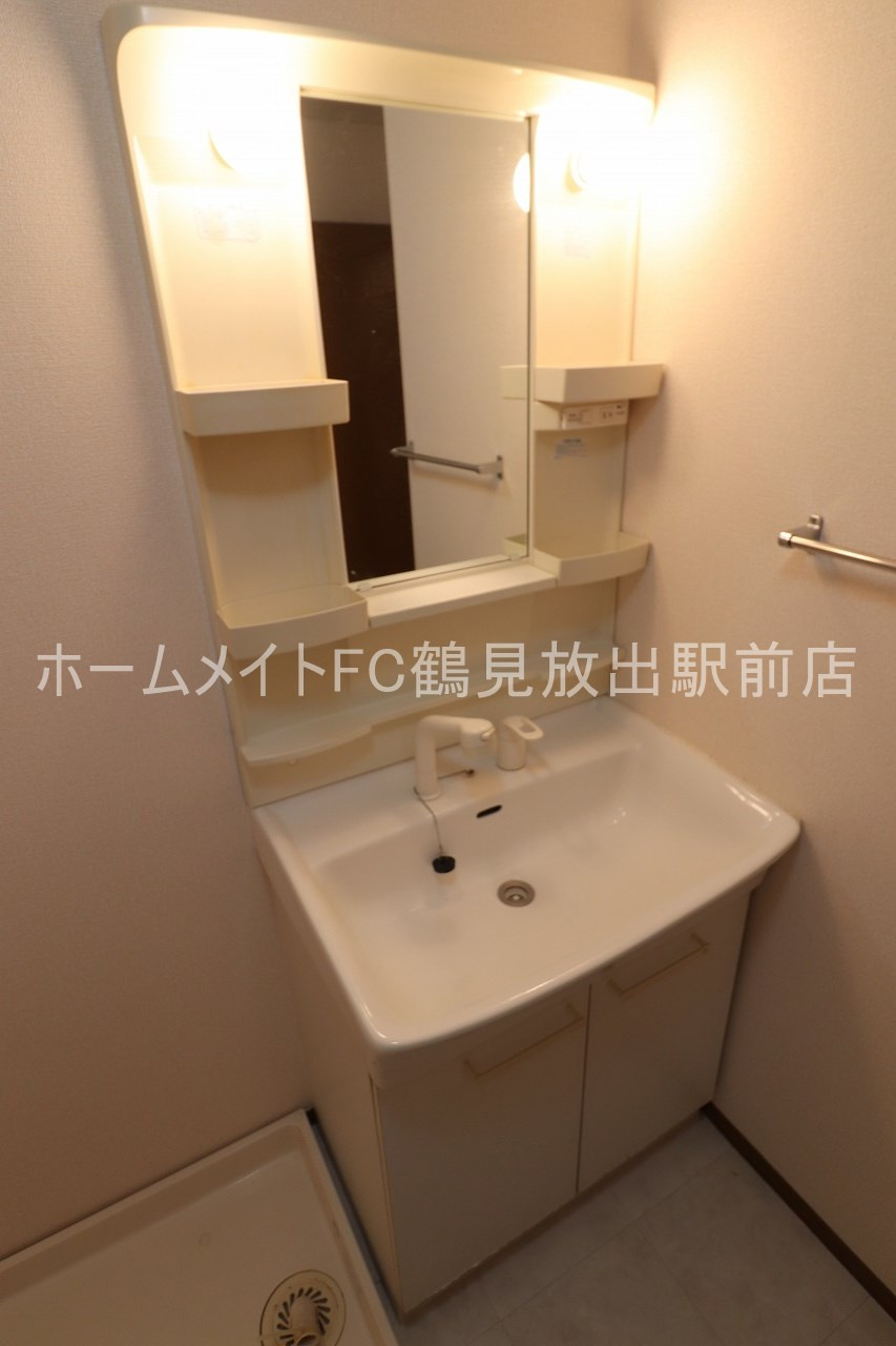 大阪市鶴見区今津北４丁目のハイツの独立洗面台