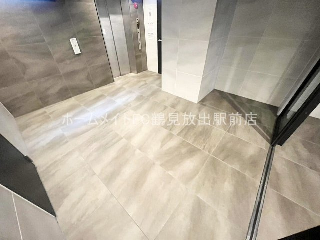 大阪市鶴見区諸口１丁目の賃貸マンションのロビー