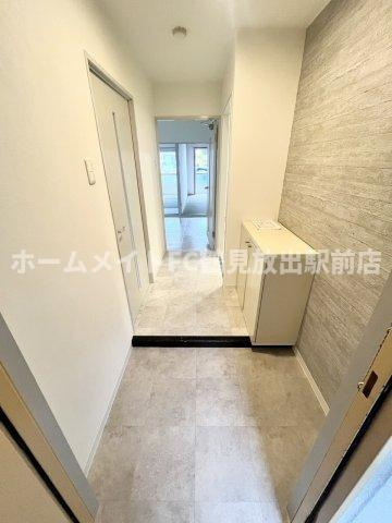 東大阪市稲田上町１丁目の賃貸マンションの玄関