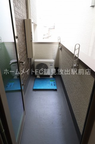 東大阪市森河内西１丁目のアパートのバルコニー