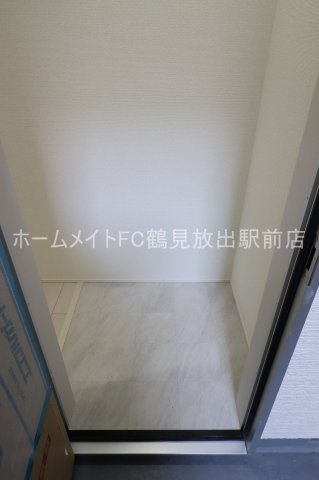 東大阪市森河内西１丁目のアパートの玄関