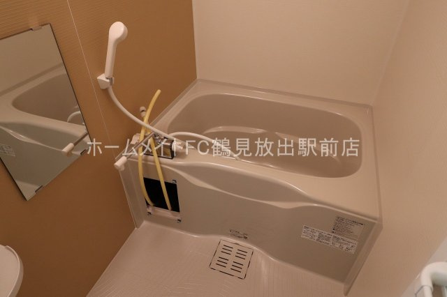 東大阪市森河内西１丁目のアパートの浴室