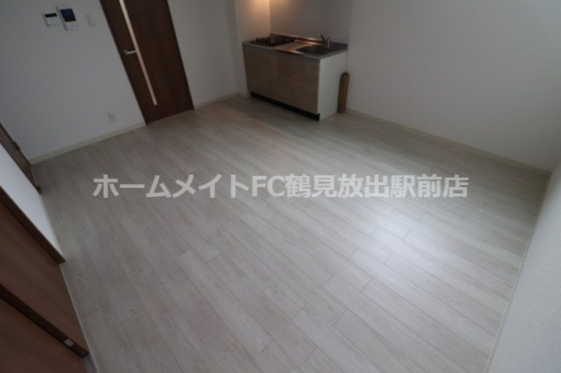 東大阪市森河内西２丁目のアパートの居間・リビング