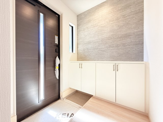 下妻市下栗1期　新築戸建て　2号棟の玄関