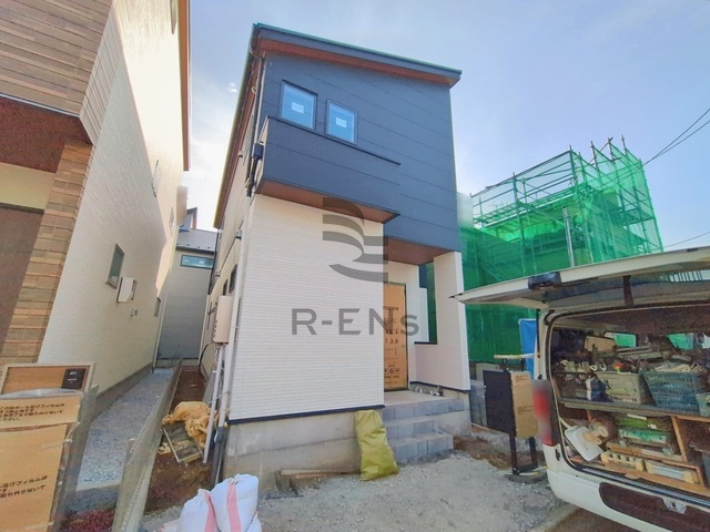 【外観】 | 西東京市北町５丁目　新築戸建て　３号棟 | 均一性のある美しいシルエットを身に纏う、凛とした佇まい