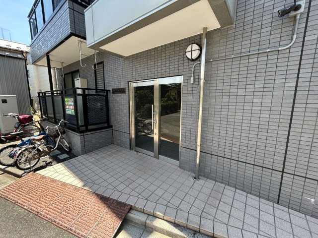 野口ハイツのエントランス