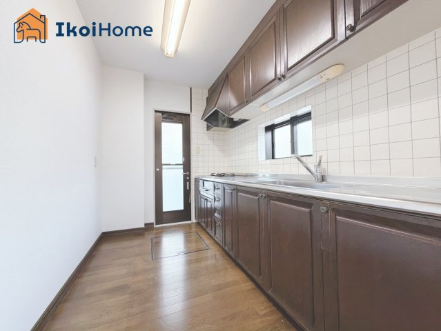 神戸市西区富士見が丘1丁目　中古戸建のキッチン|●年中無休：当日予約可●キッチンは１階と２階に２箇所ございます！２世帯住宅です！