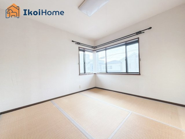 神戸市西区富士見が丘1丁目　中古戸建の寝室|●年中無休：当日予約可●洋室は広さございますのでお子様の洋室やテレワークスペースなどに最適です。