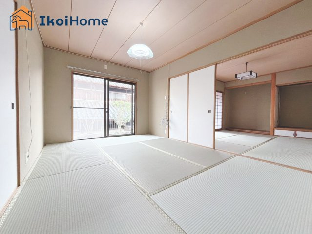 神戸市西区富士見が丘1丁目　中古戸建の子供部屋|●年中無休：当日予約可●収納スペースも広い和室空間は非常に便利で、お子様も安心して遊べます。