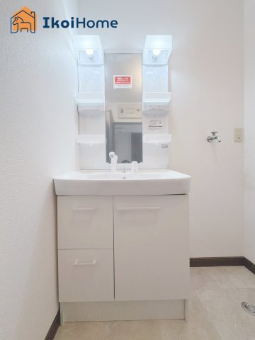 神戸市西区富士見が丘1丁目　中古戸建の洗面所|●年中無休：当日予約可●洗濯機を置く洗濯パンがついていません。価格は5000〜15000円前後です。