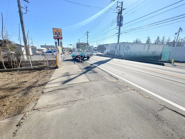 狭山市根岸1丁目　建築条件なし売地　西武新宿線『狭山市駅』バス9分　【水富小学区】の前面道路含む現地写真