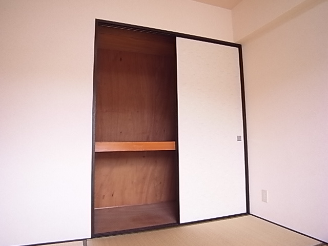 グリーンパレス塩屋の収納