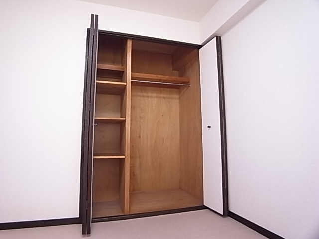 グリーンパレス塩屋の収納