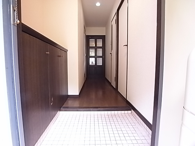グリーンパレス塩屋の玄関
