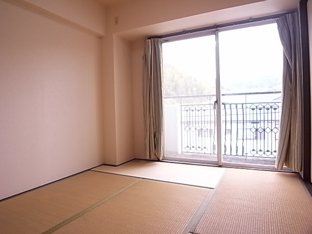グリーンパレス塩屋の寝室