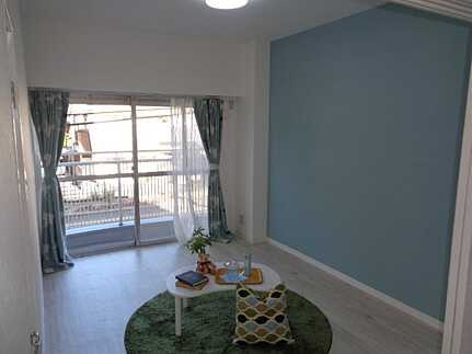 楽々園豊栄ハイツの洋室