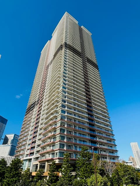 オリエンタルランド監修
旧三井不動産分譲「パークタワー」シリーズ
テーマパークのようなクジラをモチーフとしたマンションで遊び心も満載です。