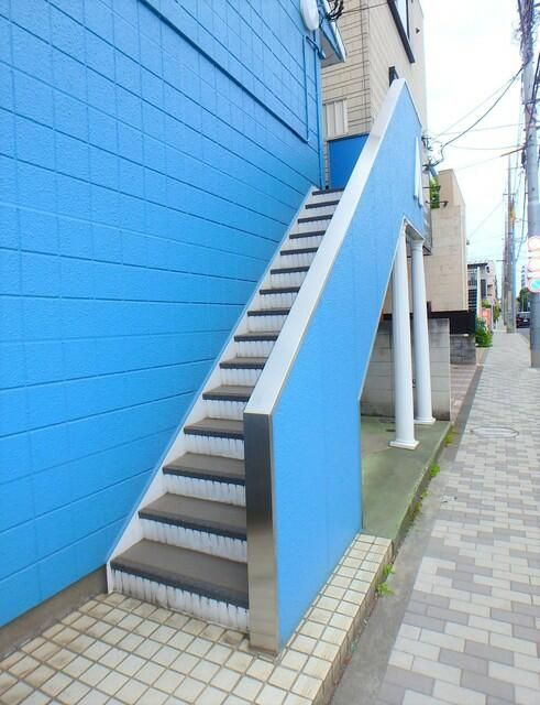 ビラメゾン国立のエントランス