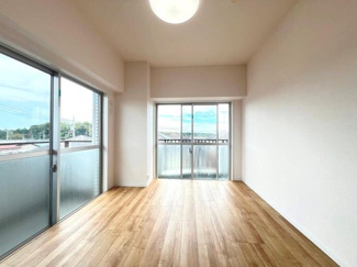 【洋室】 | 三協鶴間ガーデンハウス | 2面採光：洋室5.7帖