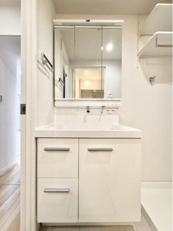 【洗面所】 | 三協鶴間ガーデンハウス | 新規交換（新設）：三面鏡付洗髪洗面化粧台