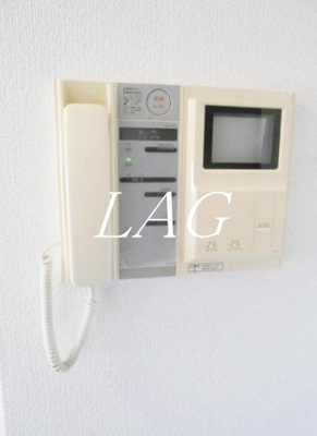 【セキュリティ】 | パークウェル目黒本町 | モニター付きインターホンです。