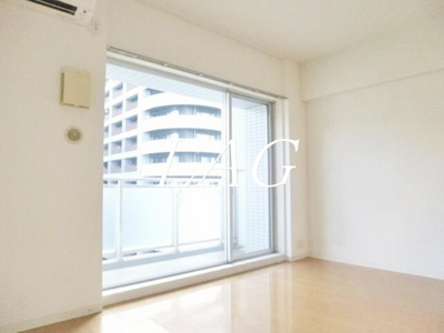 【居間・リビング】 | マリンベルコート | 洋室のお部屋です。