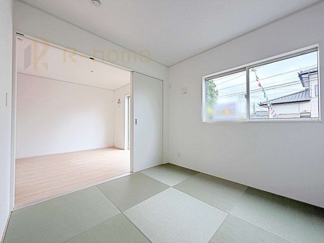那珂市瓜連第14　新築戸建て　1号棟の和室|フローリングより衝撃が少ない和室は、ご両親のお部屋やキッズスペース、客間としても活用頂けます。