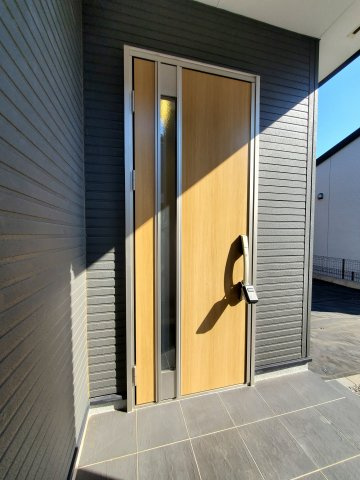 北葛飾郡松伏町　　大字松伏　中古戸建の玄関|シンプルで使いやすい玄関です