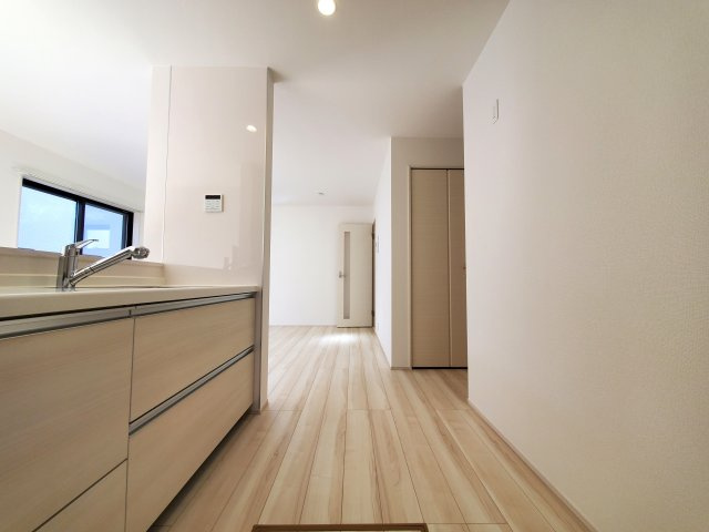 北葛飾郡松伏町　　大字松伏　中古戸建の居間・リビング|おしゃれなリビングです