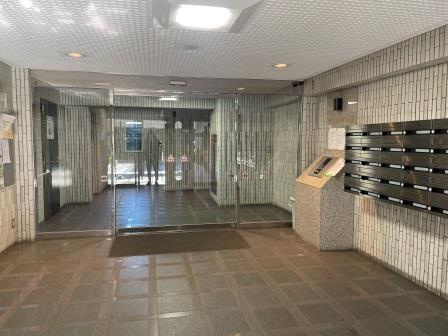 グランドールUNSのロビー