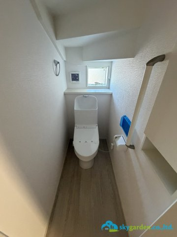 平塚市寺田縄　中古戸建　のトイレ