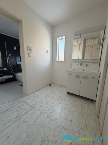 平塚市寺田縄　中古戸建　の脱衣所