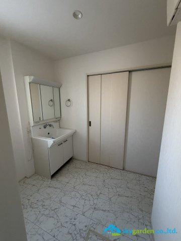 平塚市寺田縄　中古戸建　の脱衣所