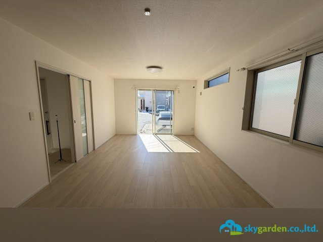 平塚市寺田縄　中古戸建　の居間・リビング