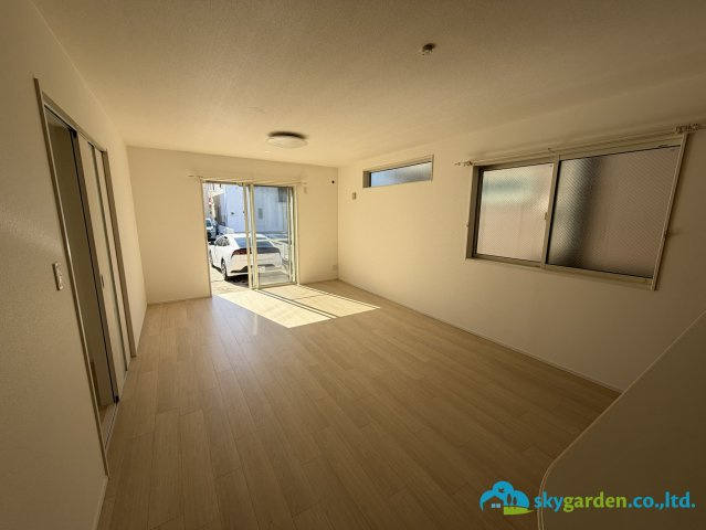 平塚市寺田縄　中古戸建　の居間・リビング