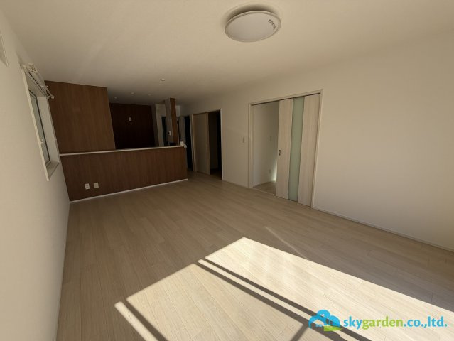 平塚市寺田縄　中古戸建　の居間・リビング