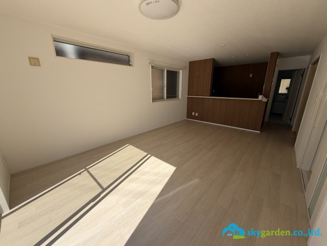 平塚市寺田縄　中古戸建　の居間・リビング