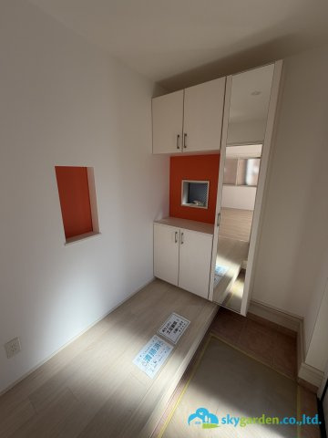 平塚市寺田縄　中古戸建　の玄関