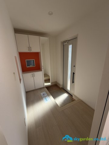 平塚市寺田縄　中古戸建　の玄関