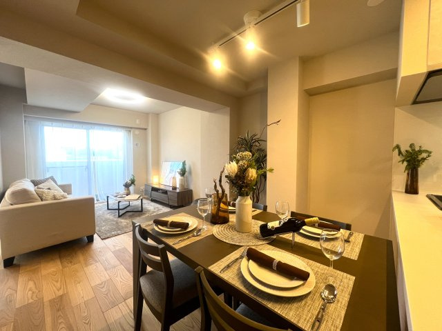 駅３分！最上階！角部屋！マンション界の三冠王！！！【リノベ／ガーデンプラザ横浜南】の居間・リビング|おしゃれな居間です