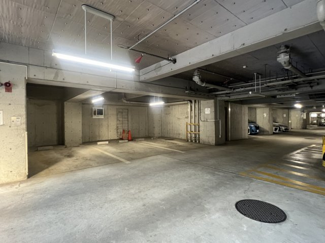 駅３分！最上階！角部屋！マンション界の三冠王！！！【リノベ／ガーデンプラザ横浜南】の駐車場