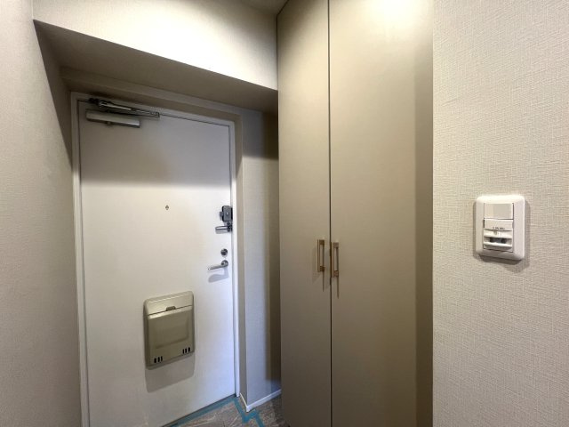 駅３分！最上階！角部屋！マンション界の三冠王！！！【リノベ／ガーデンプラザ横浜南】の玄関|玄関です