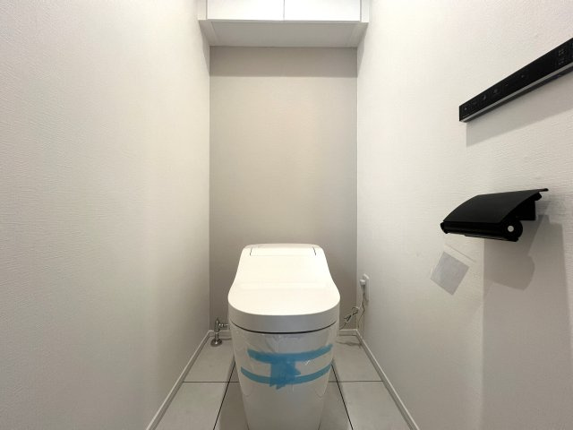 駅３分！最上階！角部屋！マンション界の三冠王！！！【リノベ／ガーデンプラザ横浜南】のトイレ|清潔感のあるトイレです