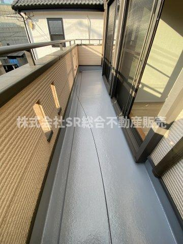 渋川町2丁目中古戸建のバルコニー|バルコニーは広く、陽当たり良好です♪