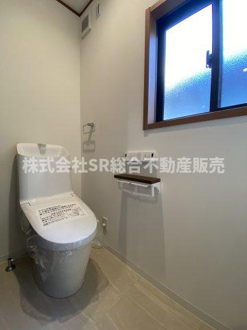 渋川町2丁目中古戸建のトイレ|トイレが2か所にあり朝の身支度がスムーズに行えます！