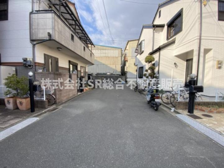 渋川町2丁目中古戸建の前面道路含む現地写真|前面道路含む現地写真です