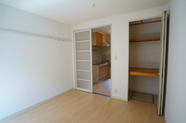 ＴＭＭイチヤハイツの居間・リビング