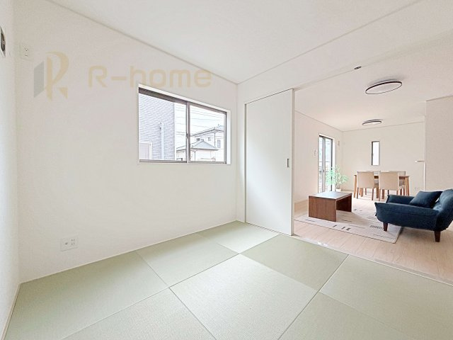 那珂市瓜連第14　新築戸建て　3号棟の和室|フローリングより衝撃が少ない和室は、ご両親のお部屋やキッズスペース、客間としても活用頂けます。
