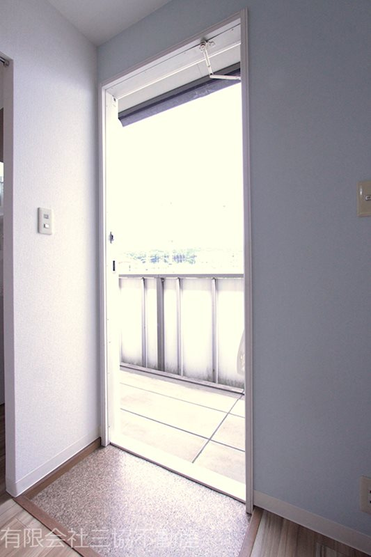 スカイコートの玄関|下駄箱付き